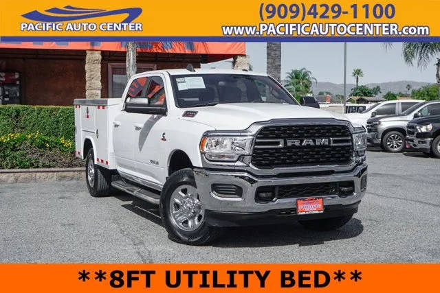 2022 Ram 3500 Big Horn 4WD photo