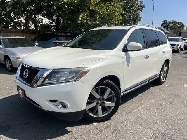 2015 Nissan Pathfinder Platinum 4WD photo