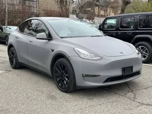 2022 Tesla Model Y Long Range AWD photo