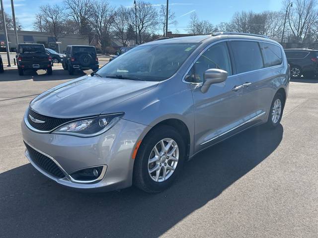 2020 Chrysler Pacifica Minivan Touring L FWD photo