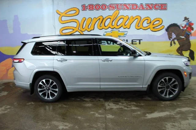 2021 Jeep Grand Cherokee L Overland 4WD photo