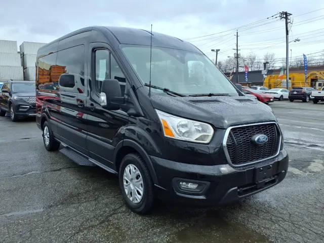 2022 Ford Transit Passenger Wagon XLT RWD photo