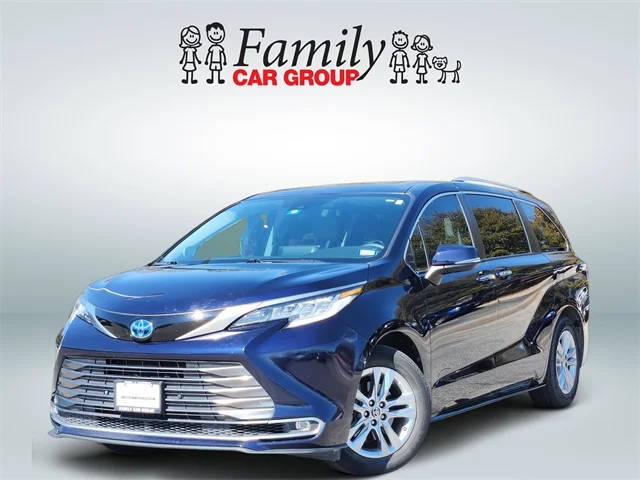 2022 Toyota Sienna Limited FWD photo