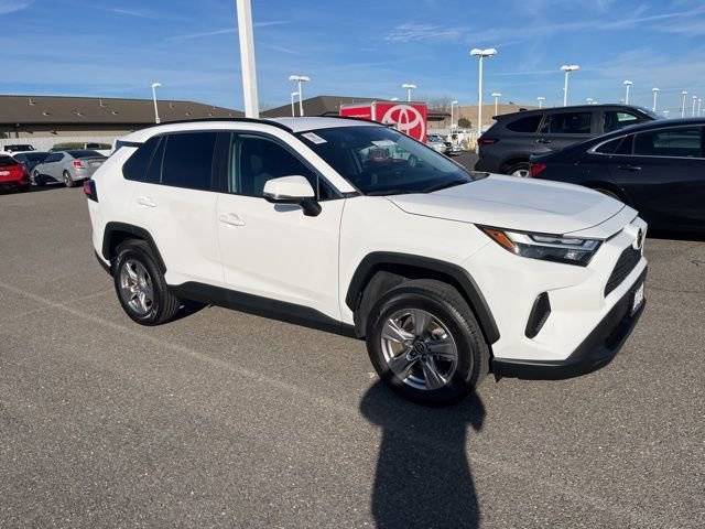 2023 Toyota RAV4 XLE FWD photo