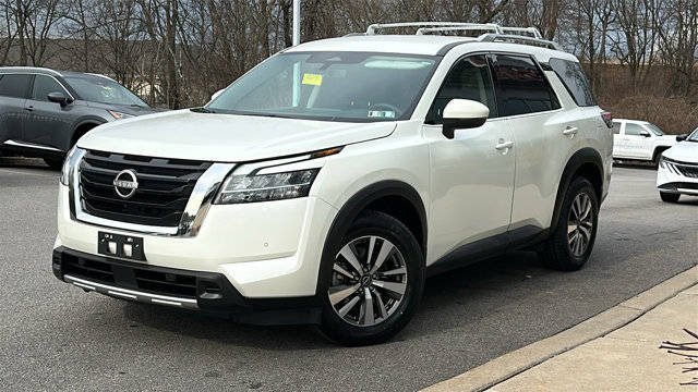 2023 Nissan Pathfinder SL 4WD photo