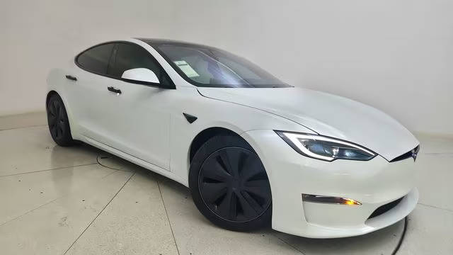 2022 Tesla Model S  AWD photo