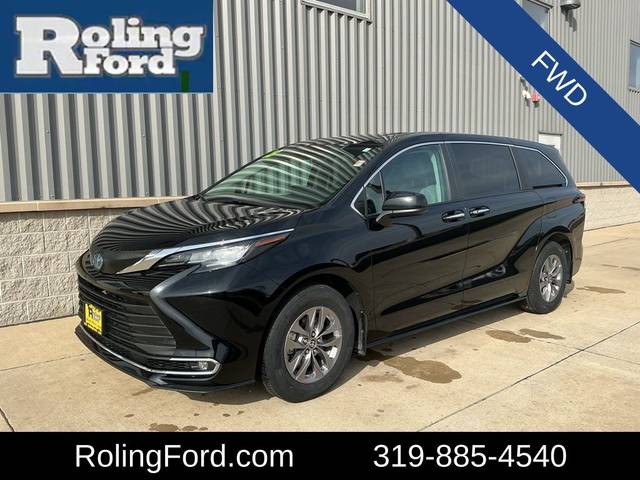 2023 Toyota Sienna XLE FWD photo