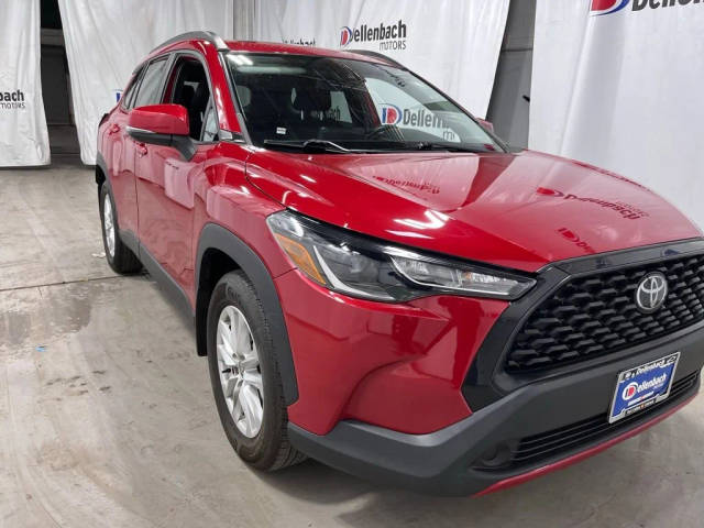 2022 Toyota Corolla Cross LE AWD photo