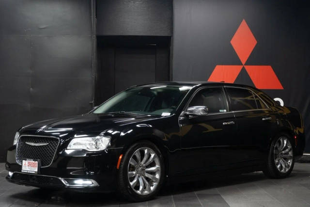 2015 Chrysler 300 300C RWD photo