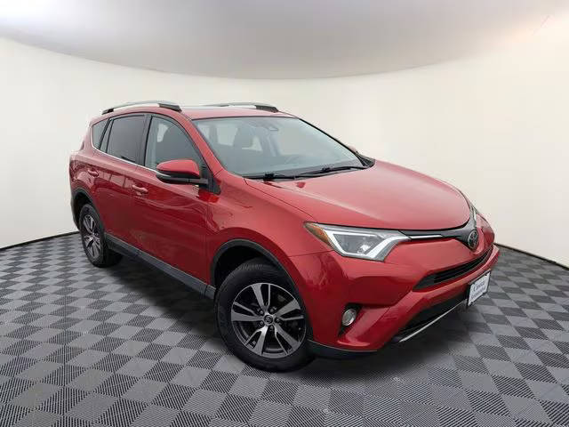 2017 Toyota RAV4 XLE AWD photo