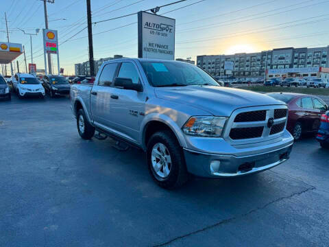 2016 Ram 1500 SLT 4WD photo
