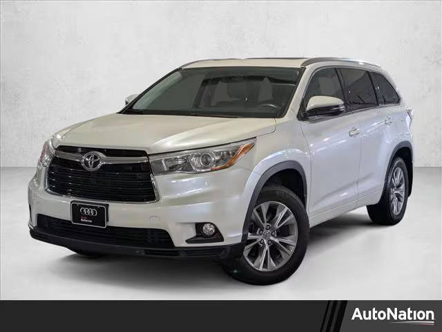 2015 Toyota Highlander XLE AWD photo