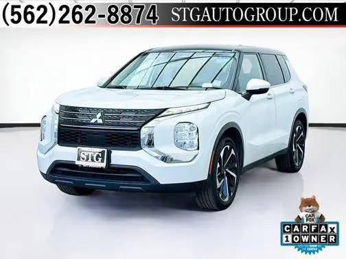 2022 Mitsubishi Outlander ES FWD photo