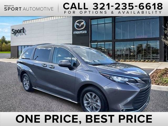 2023 Toyota Sienna XLE FWD photo