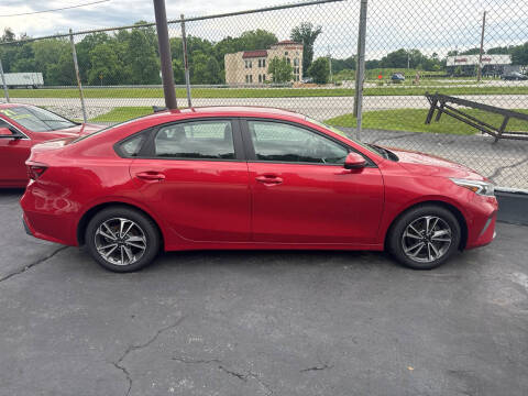 2022 Kia Forte LXS FWD photo