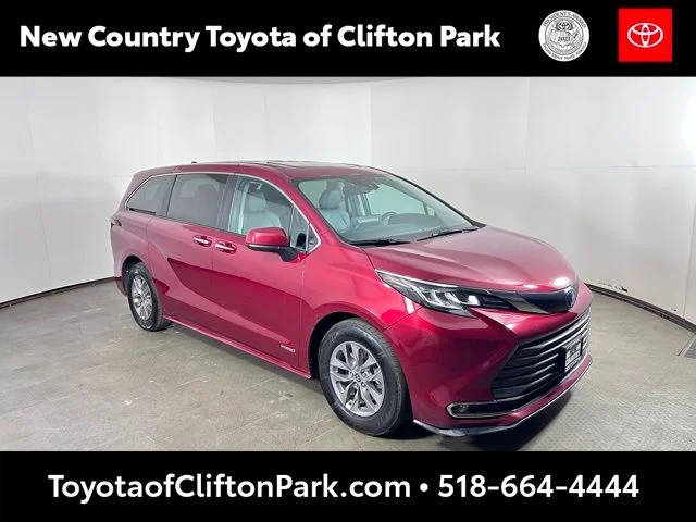2021 Toyota Sienna XLE FWD photo