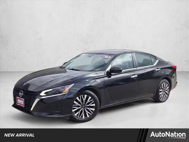2023 Nissan Altima 2.5 SV FWD photo