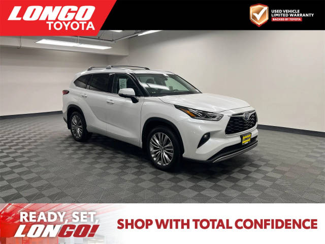 2023 Toyota Highlander Hybrid Platinum FWD photo