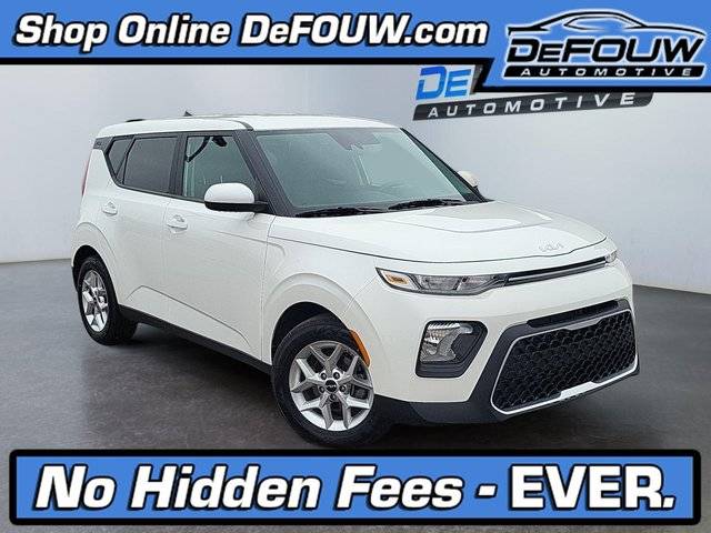 2022 Kia Soul LX FWD photo