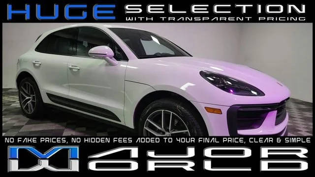 2023 Porsche Macan AWD photo