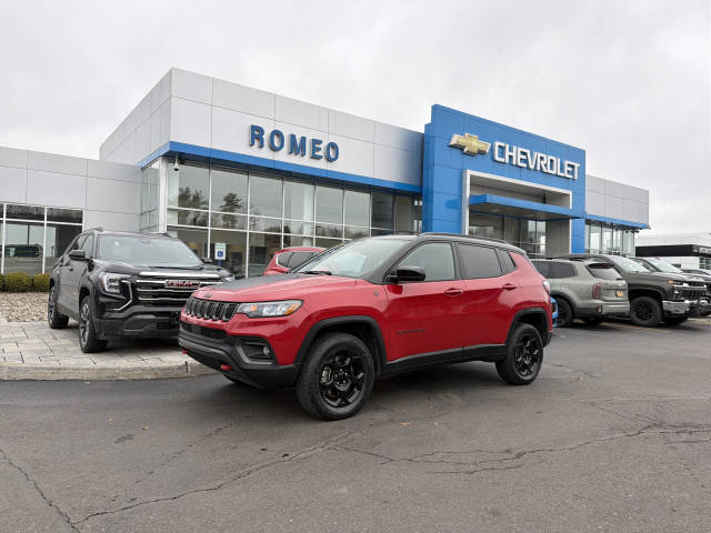 2023 Jeep Compass Trailhawk 4WD photo