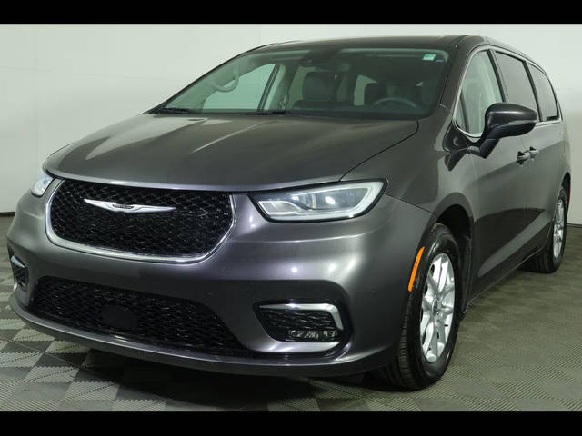 2023 Chrysler Pacifica Minivan Touring L FWD photo