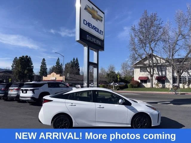 2022 Toyota Prius L Eco FWD photo