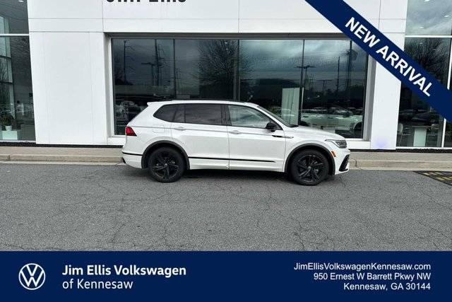 2023 Volkswagen Tiguan SE R-Line Black FWD photo