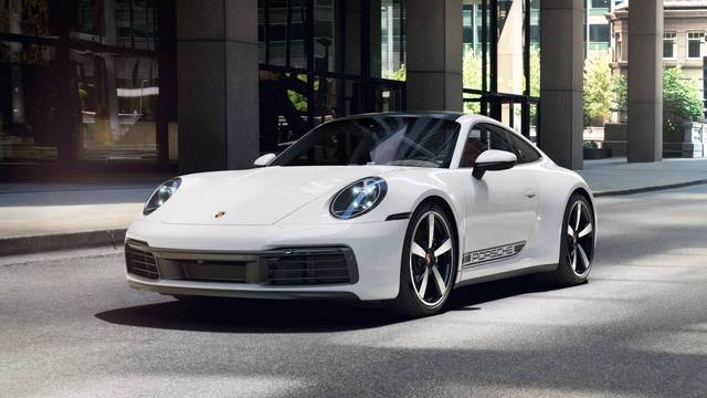 2022 Porsche 911 Carrera RWD photo