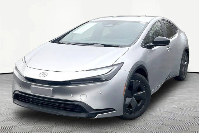 2023 Toyota Prius LE FWD photo