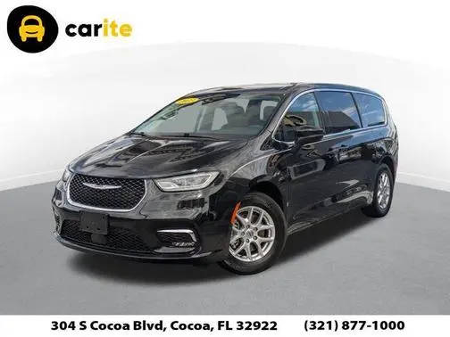 2023 Chrysler Pacifica Minivan Touring L FWD photo