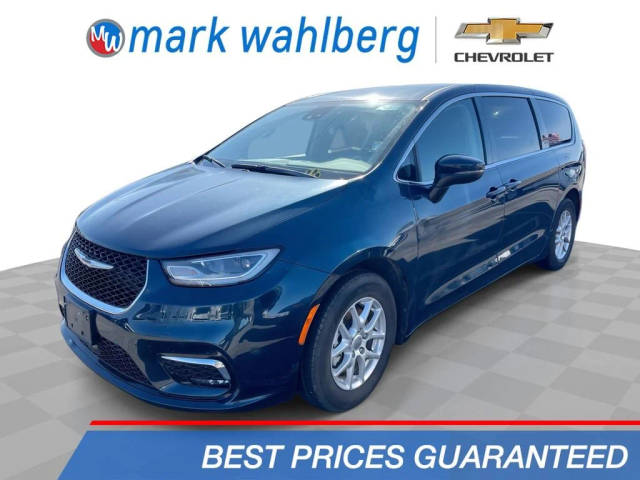 2023 Chrysler Pacifica Minivan Touring L FWD photo