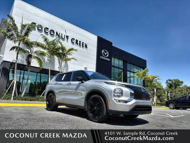 2022 Mitsubishi Outlander FWD photo