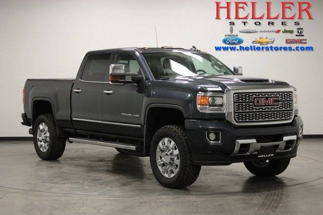 2018 GMC Sierra 2500HD Denali 4WD photo
