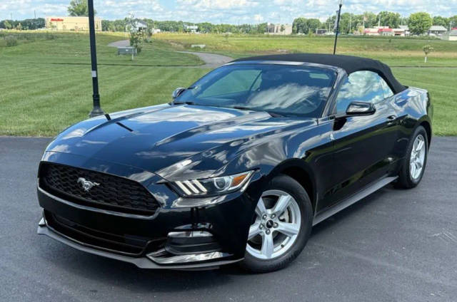 2015 Ford Mustang V6 RWD photo