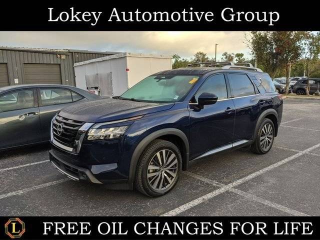 2022 Nissan Pathfinder Platinum FWD photo