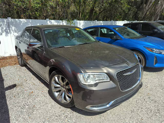 2019 Chrysler 300 Limited RWD photo