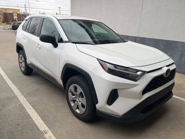 2023 Toyota RAV4 LE FWD photo