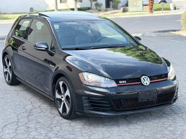 2015 Volkswagen Golf GTI SE FWD photo