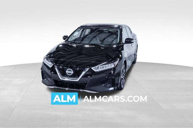 2023 Nissan SL FWD photo