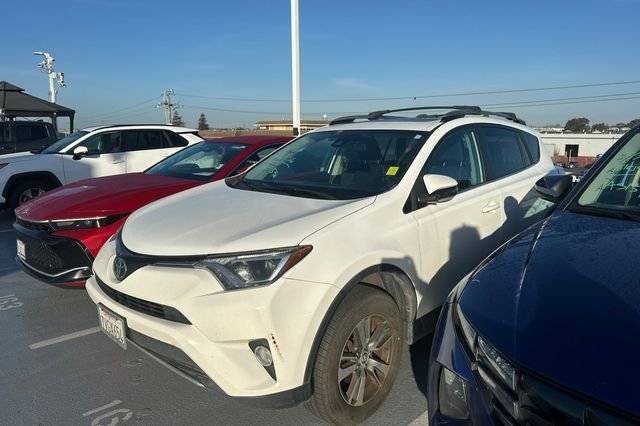 2017 Toyota RAV4 XLE AWD photo
