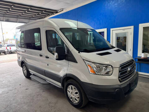 2018 Ford Transit Passenger Wagon XLT RWD photo