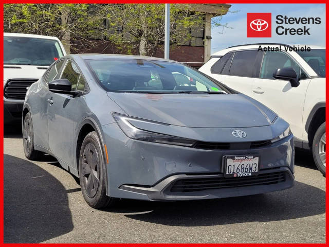 2023 Toyota Prius LE FWD photo