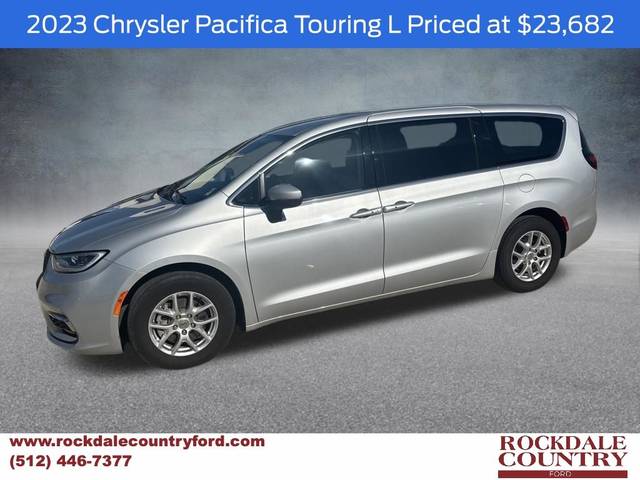 2023 Chrysler Pacifica Minivan Touring L FWD photo