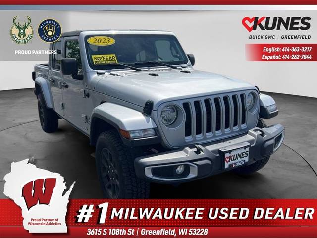 2023 Jeep Gladiator Overland 4WD photo