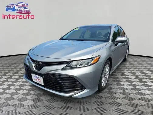 2018 Toyota Camry LE FWD photo