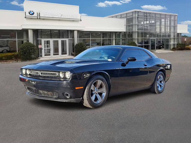 2015 Dodge Challenger SXT RWD photo