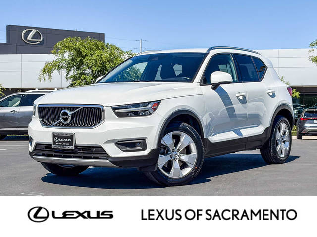 2021 Volvo XC40 Momentum AWD photo