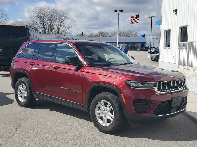 2023 Jeep Grand Cherokee Laredo 4WD photo