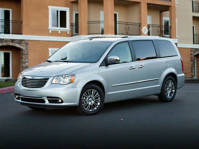 2016 Chrysler Town and Country Touring-L FWD photo